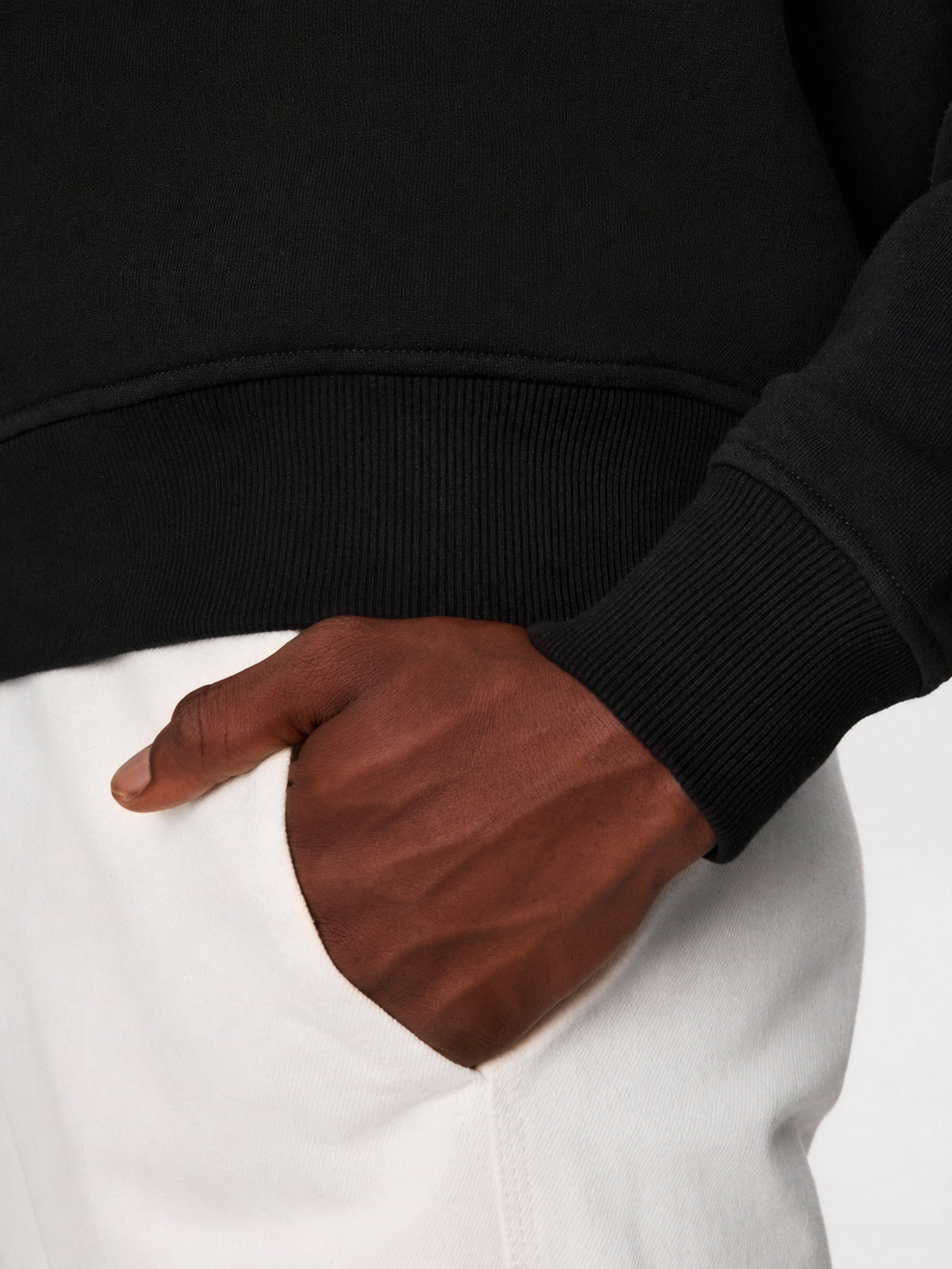 SWEAT COL ROND NOIR - Niche.