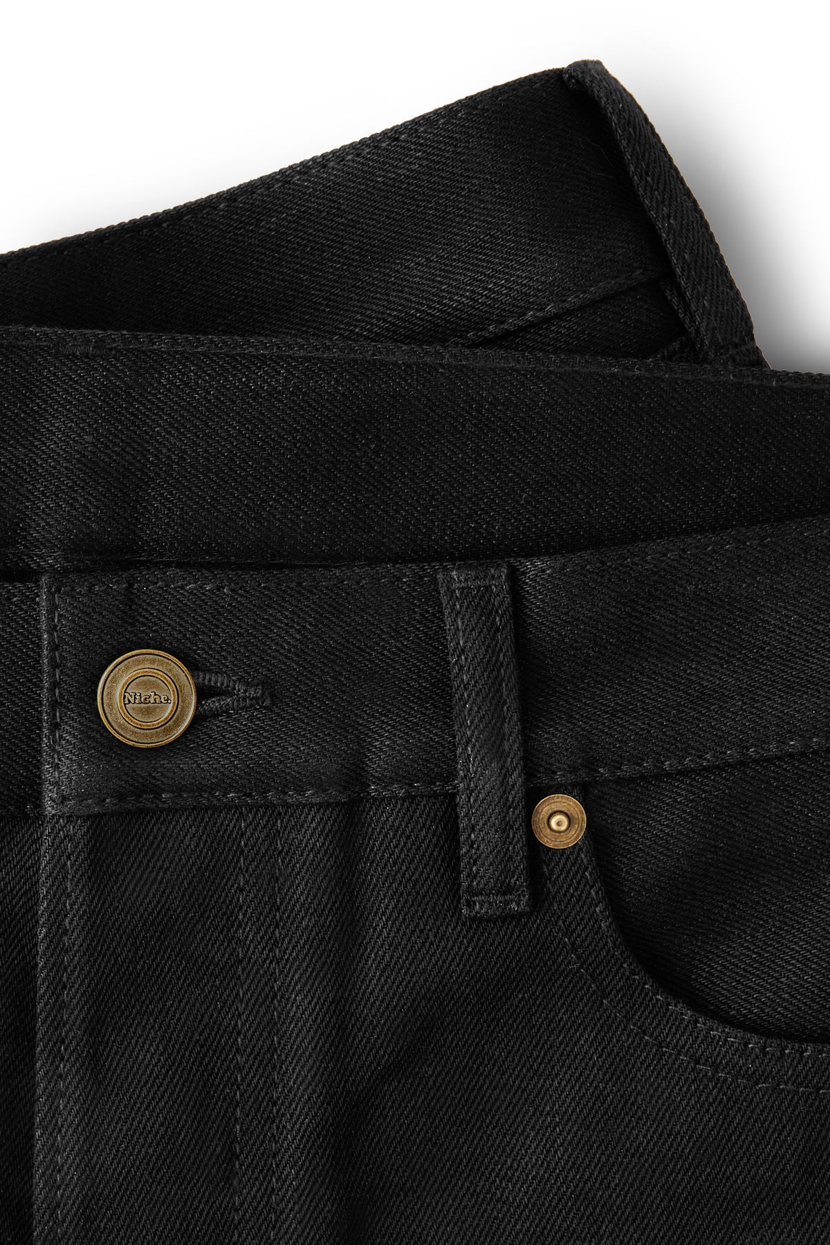 jean selvedge noir en denim japonais, de face zoom bouton